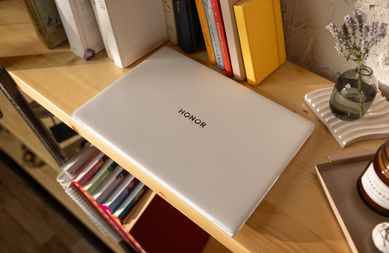 Флагманский ноутбук Honor MagicBook Pro 14 поступил в продажу в России по цене от 160 тыс. рублей