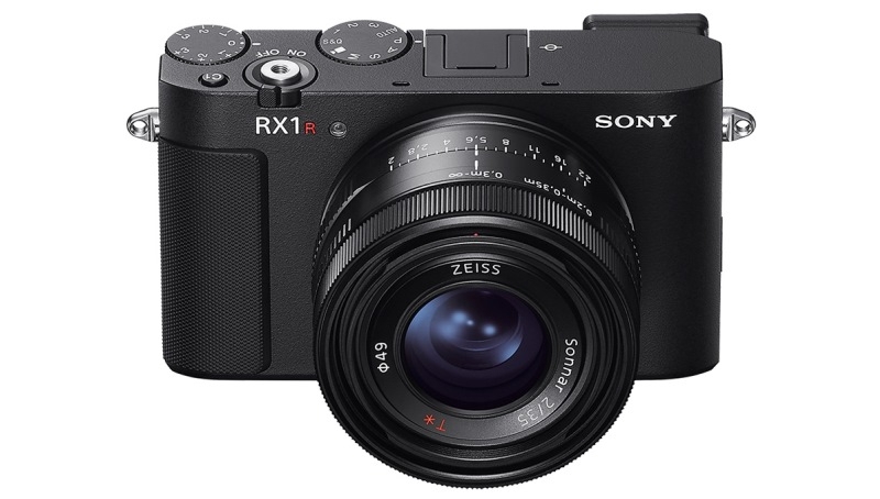 Sony представила компактную беззеркалку RX1R III с полнокадровым 61-Мп сенсором и несменным объективом за $5100
