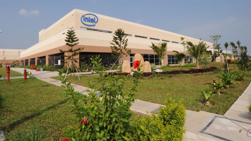 Intel увеличит инвестиции в продавцов своих чипов и отдаст маркетинг на аутсорс