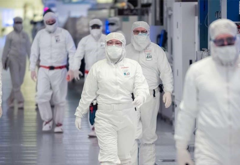 Правительство США готово купить 10 % акций Intel ради спасения компании