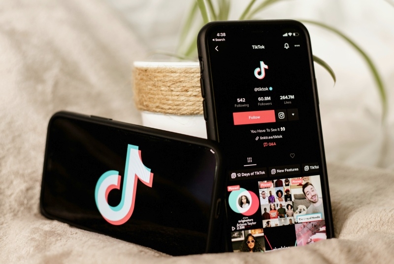 TikTok заменит сотни британских модераторов на искусственный интеллект