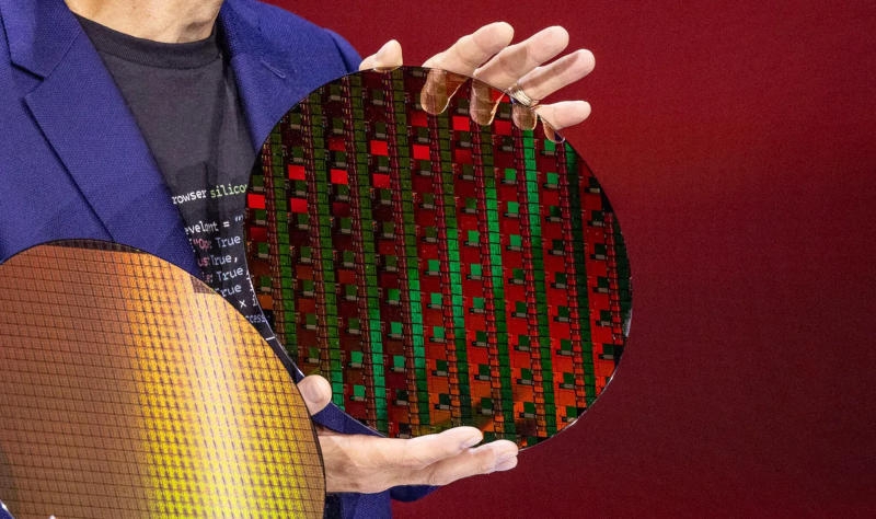 Выход ангстремных процессоров Intel Panther Lake под угрозой срыва из-за грандиозного уровня брака